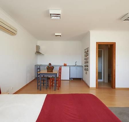Industrial Loft Apartment Terrugem Ngoại thất bức ảnh